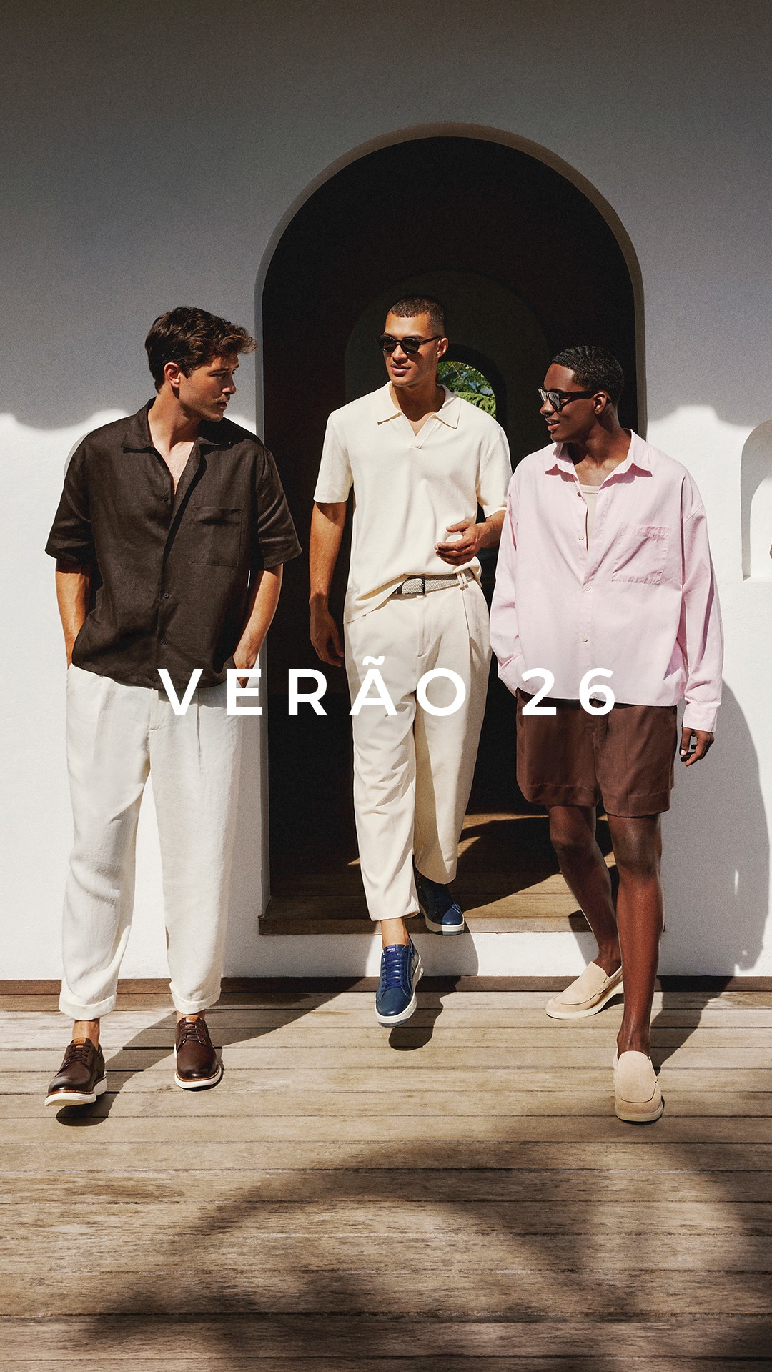 Correios package being scanned